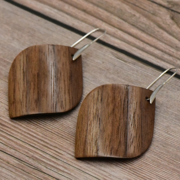 Walnut Leaf-Shape Earrings